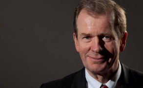 L’ART COMME SOFT POWER : QUESTIONS À ALAIN LOMBARD